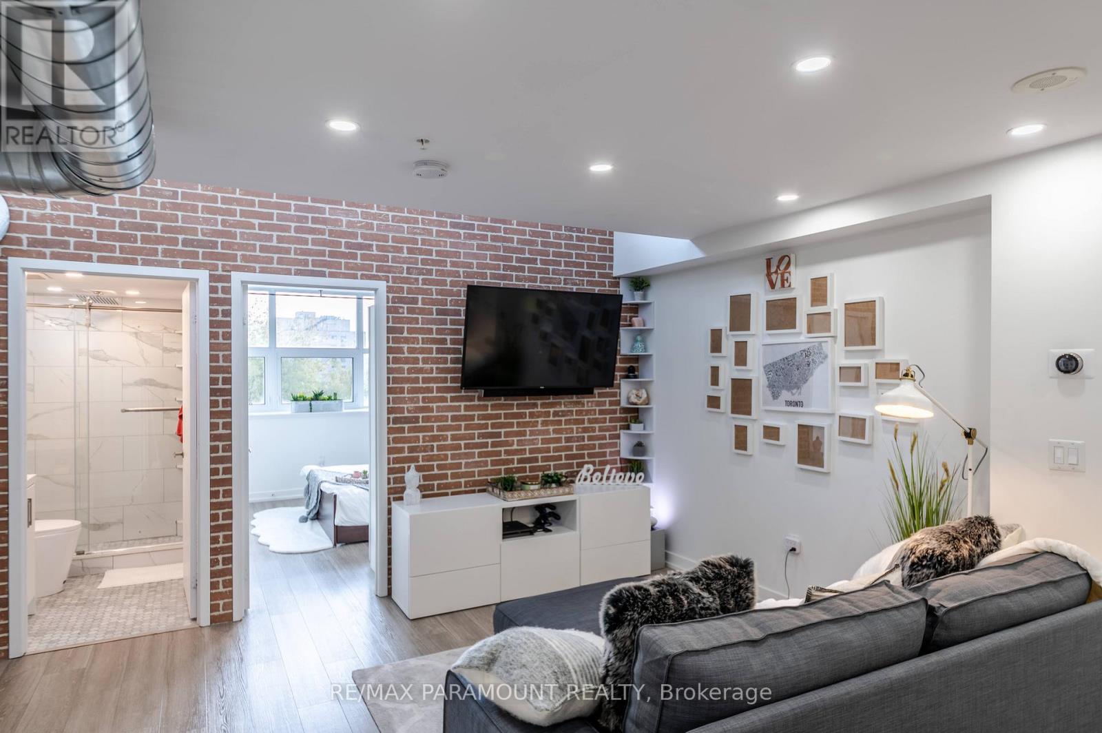 #315 1410 DUPONT ROAD - 12
