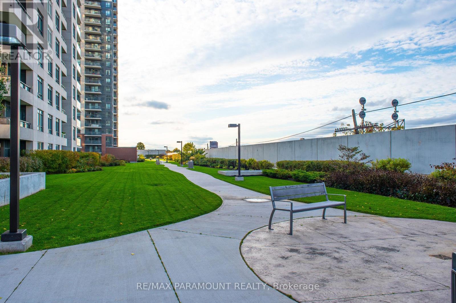 #315 1410 DUPONT ROAD - 22