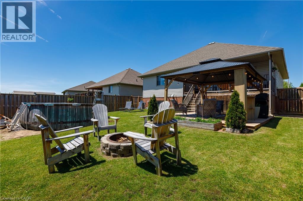 10 REDBUD Crescent - 36