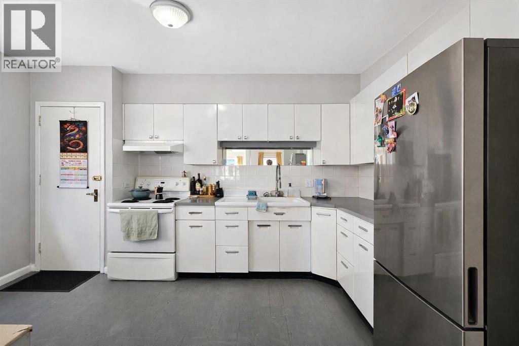714 17 Avenue NW - 11