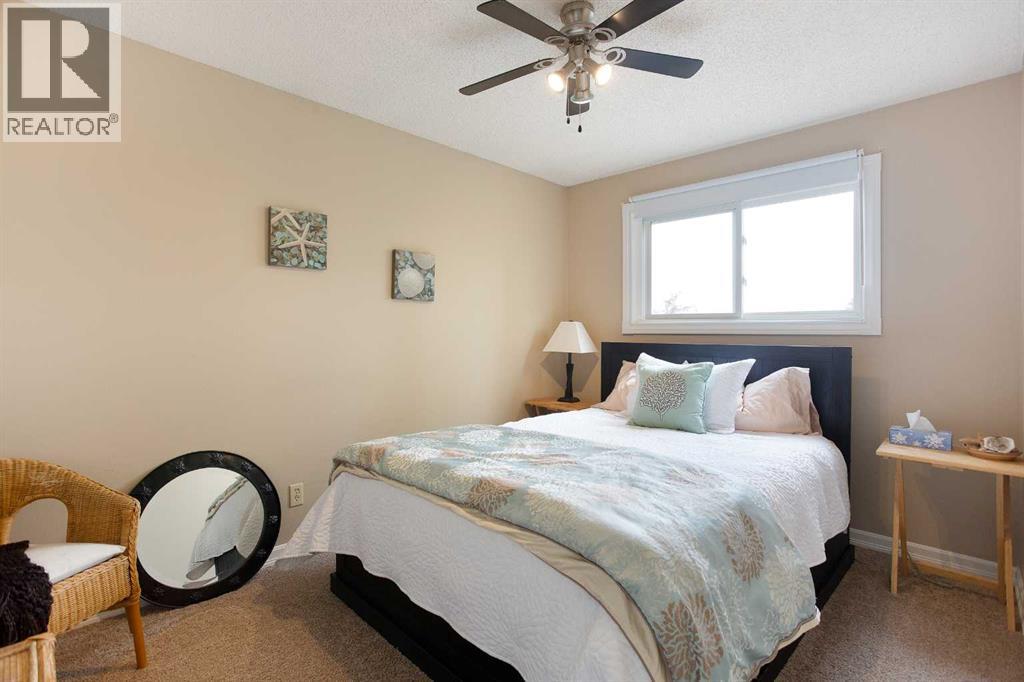 15 Bearberry Crescent NW - 11