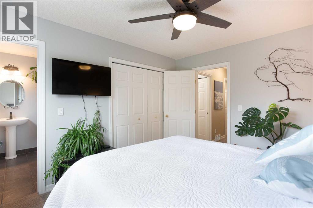 15 Bearberry Crescent NW - 16