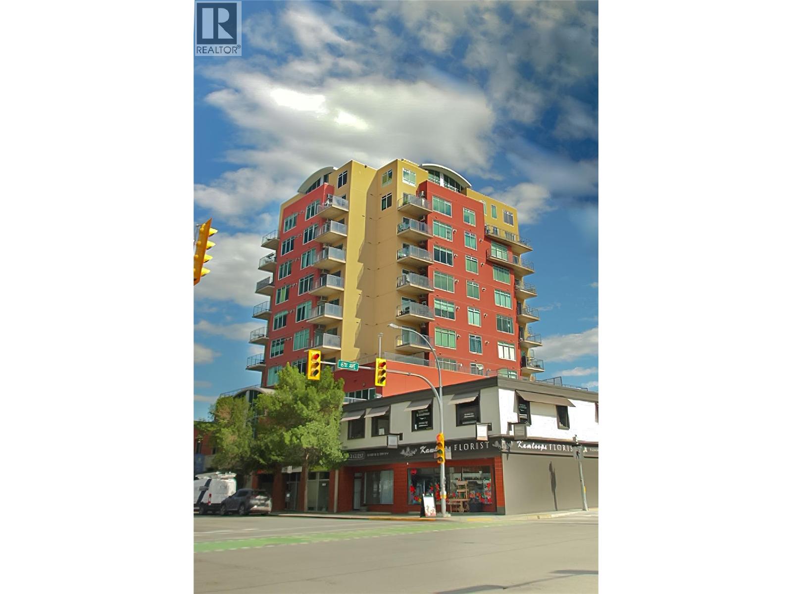 #906 619 VICTORIA Street - 1