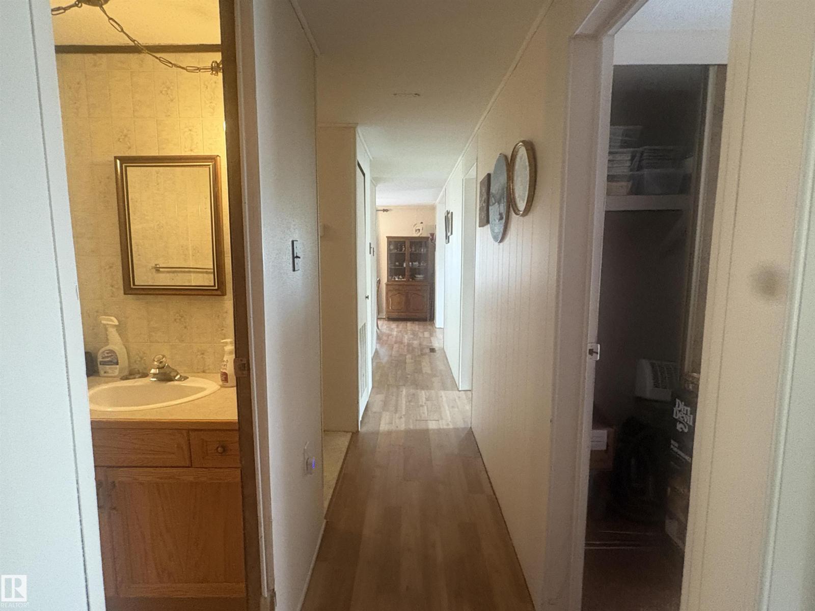 5212 50 ST — photo 22
