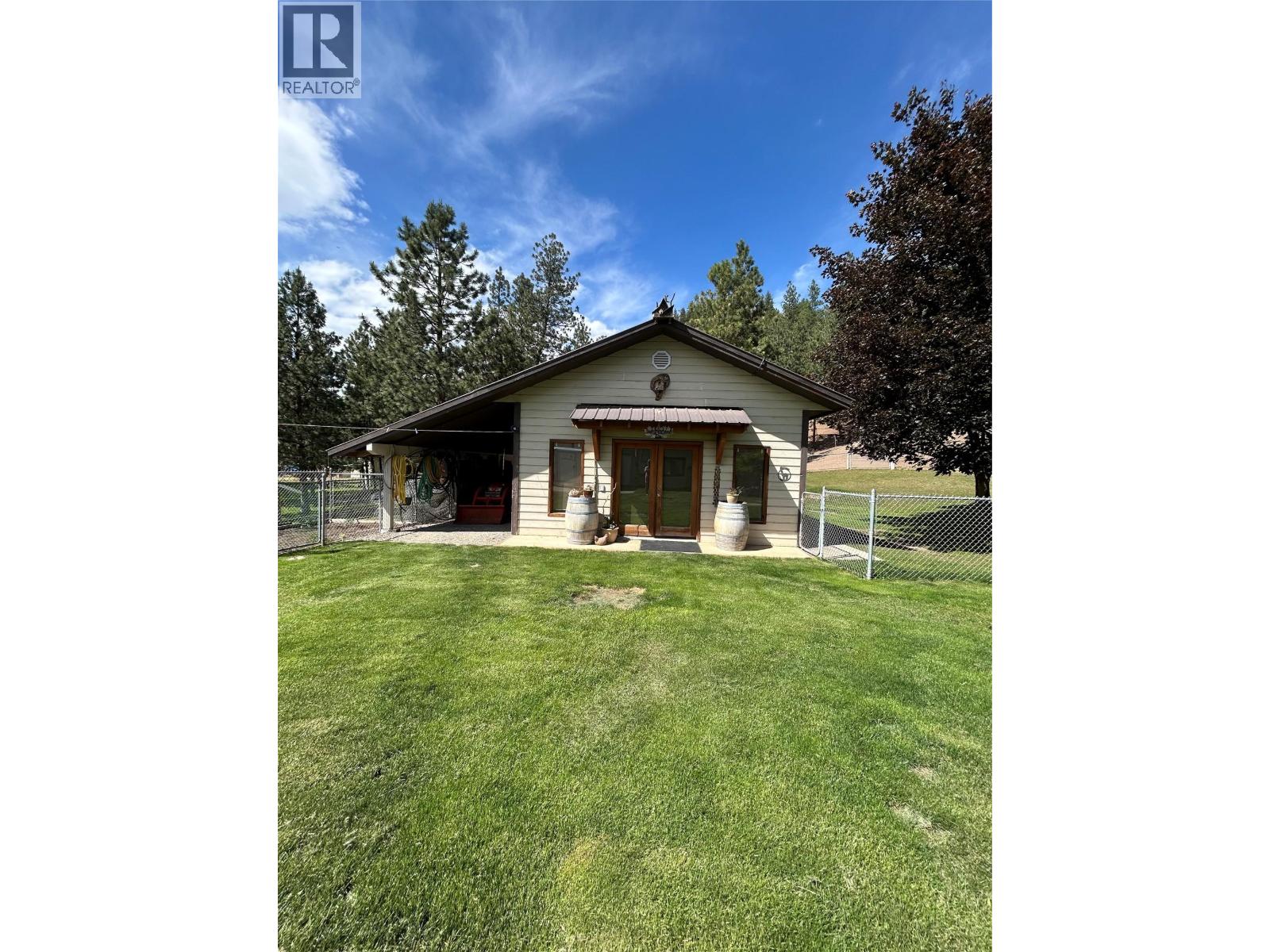 1264 Green Lake Road, Oliver