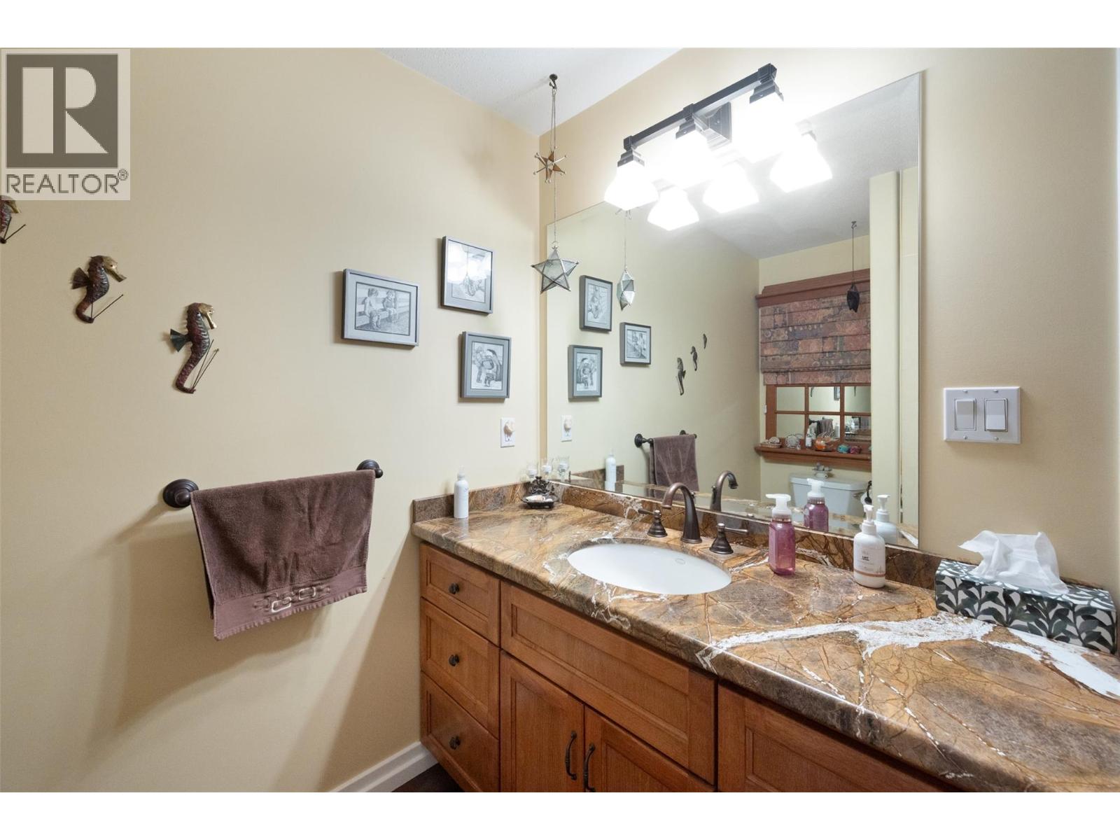 1264 Green Lake Road, Oliver