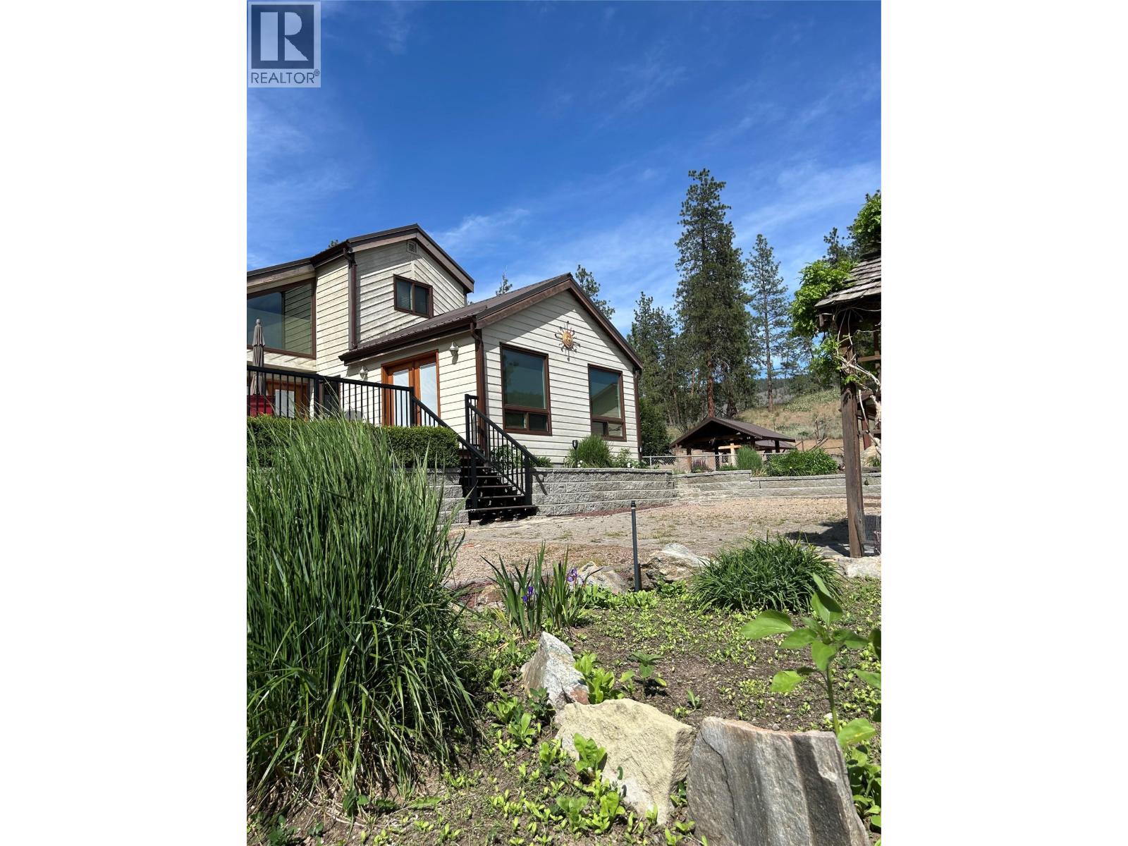 1264 Green Lake Road, Oliver