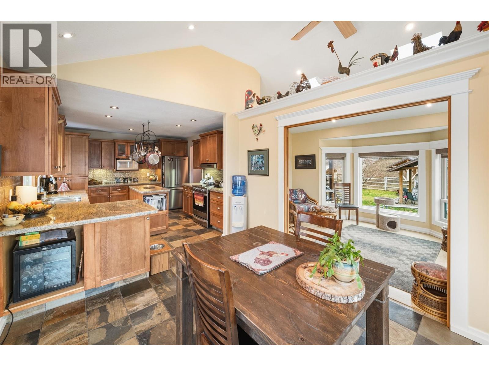 1264 Green Lake Road, Oliver