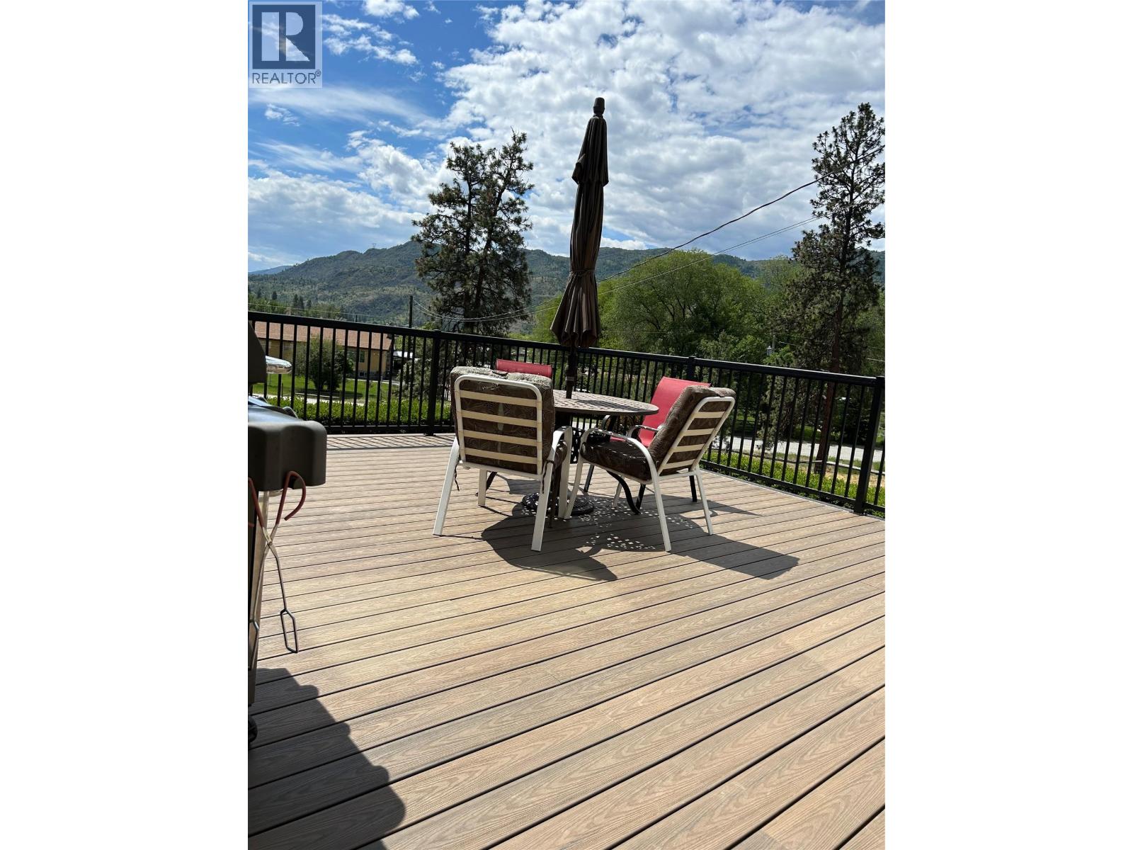 1264 Green Lake Road, Oliver