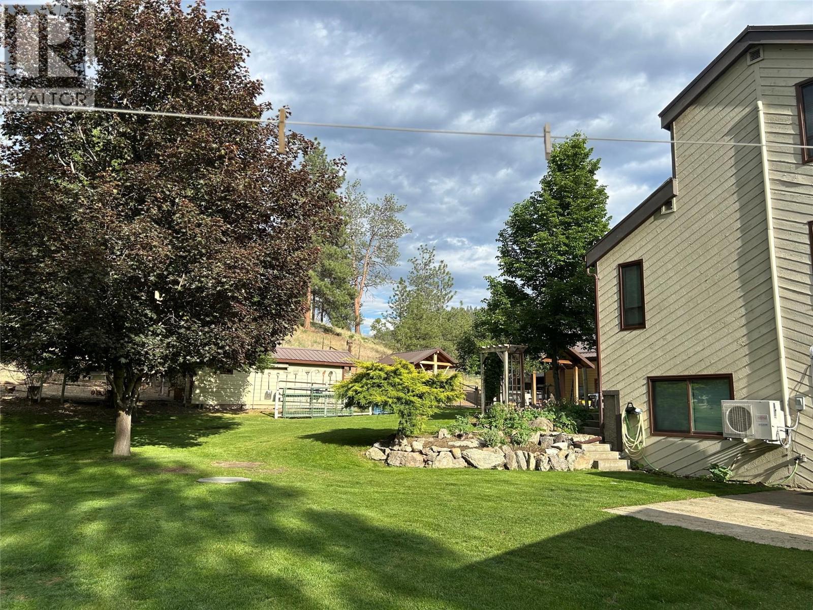 1264 Green Lake Road, Oliver