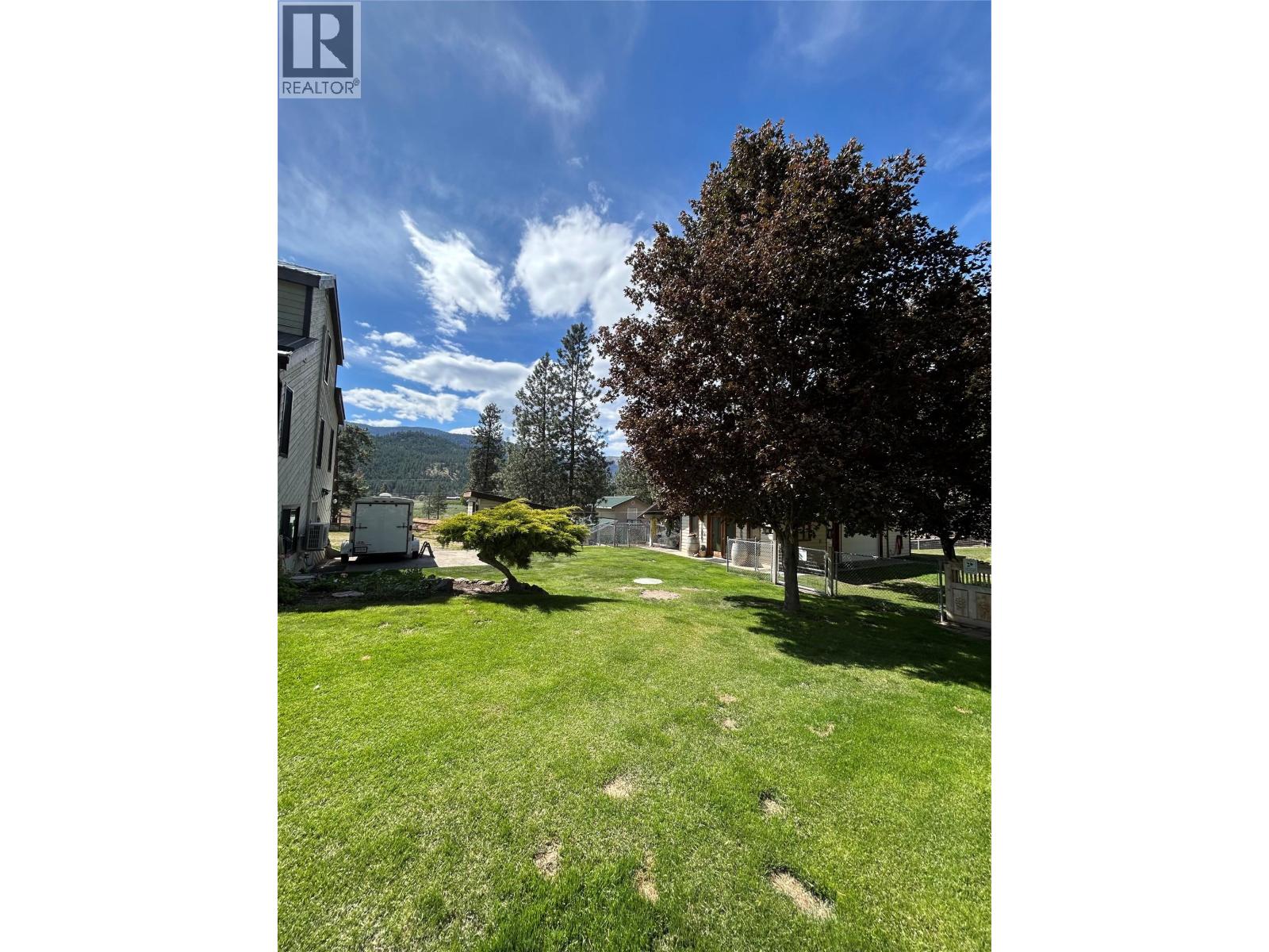 1264 Green Lake Road, Oliver