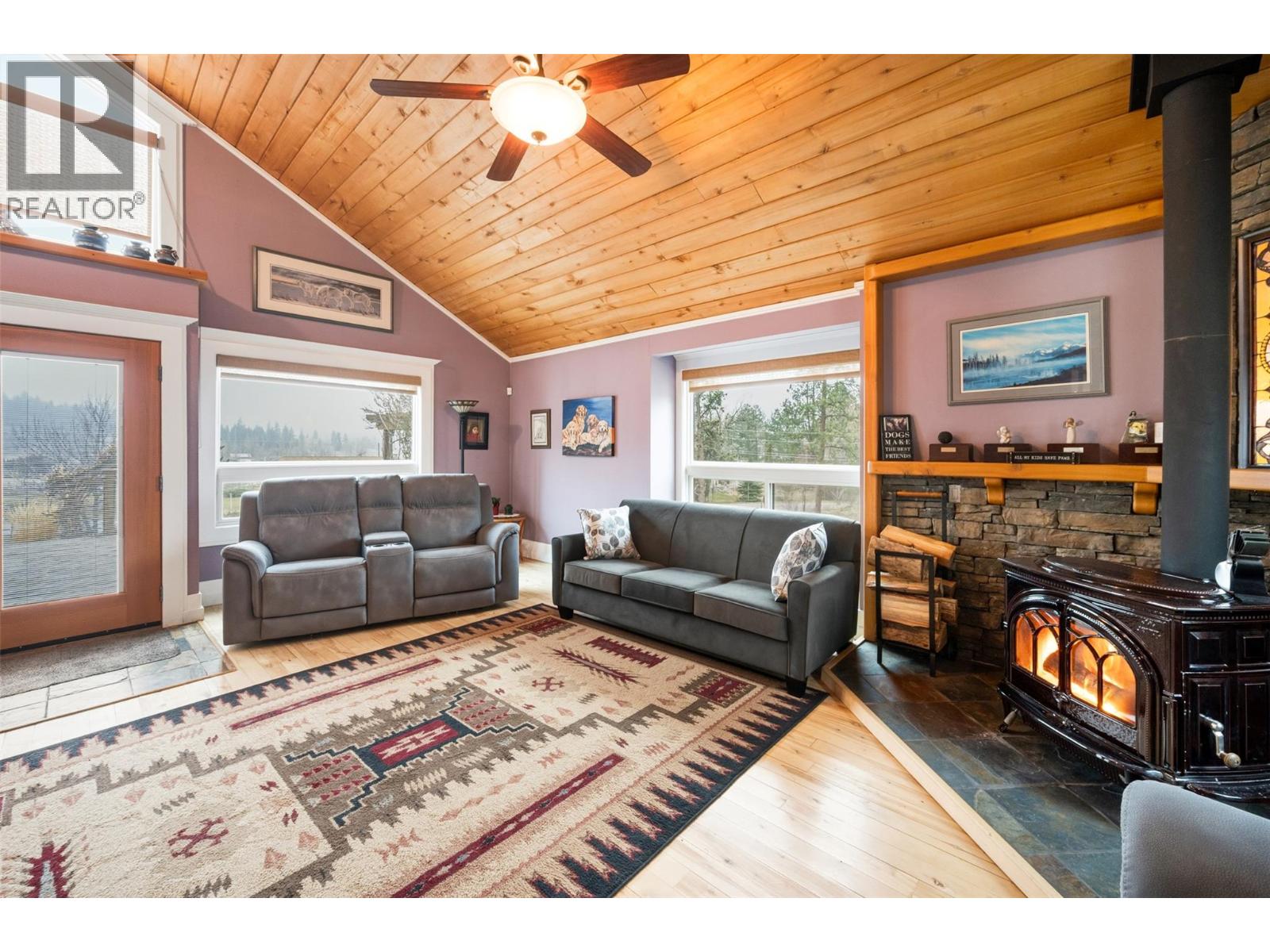 1264 Green Lake Road, Oliver
