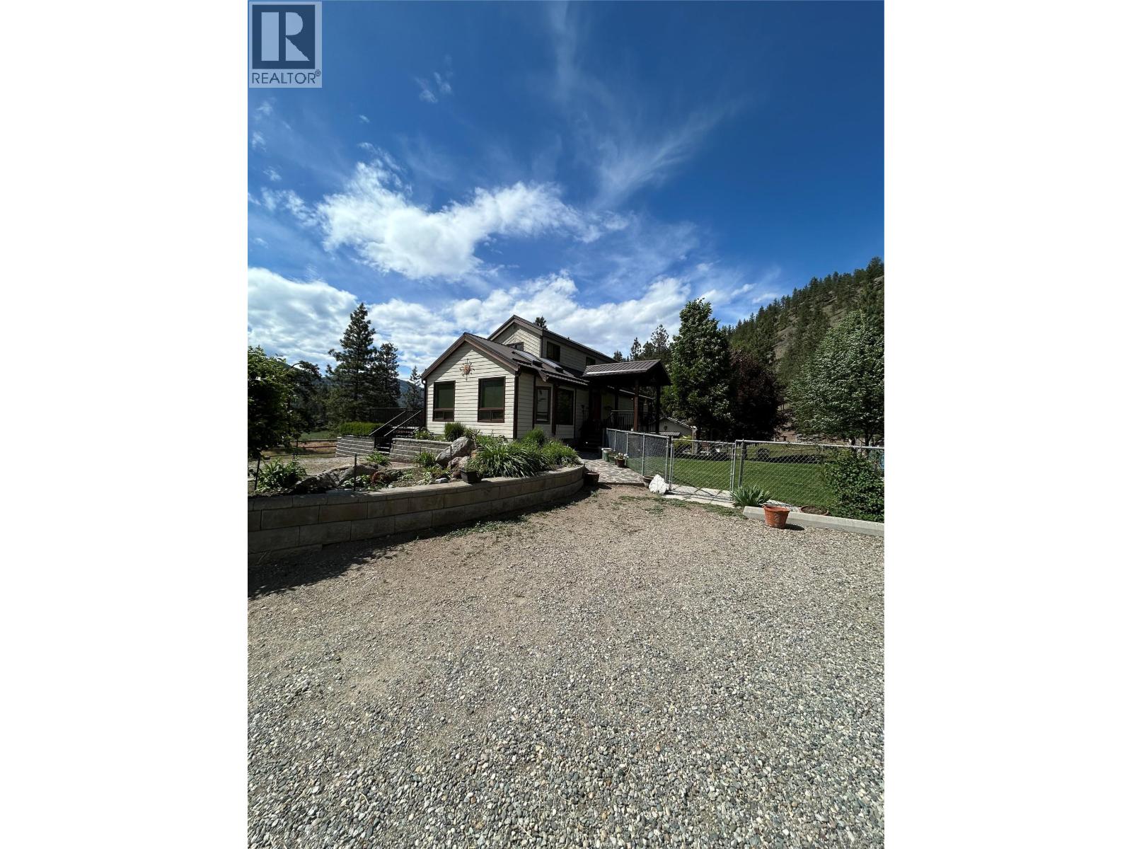 1264 Green Lake Road, Oliver