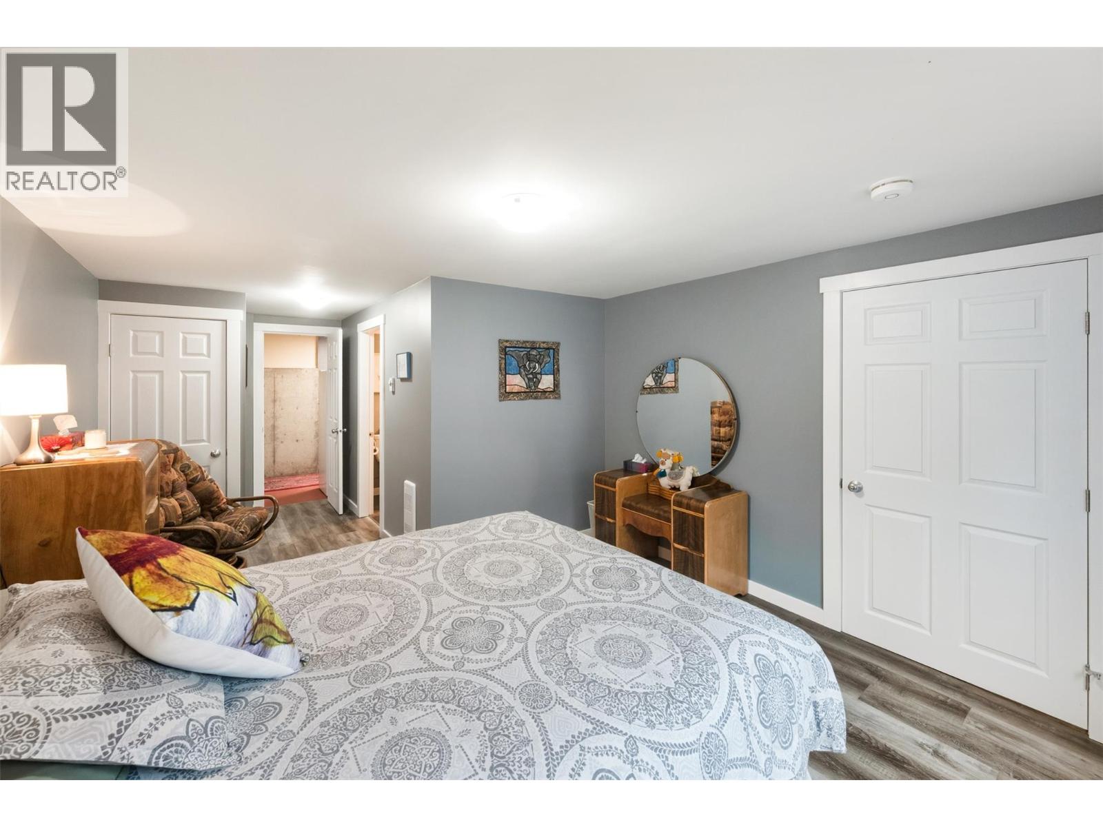 1264 Green Lake Road, Oliver