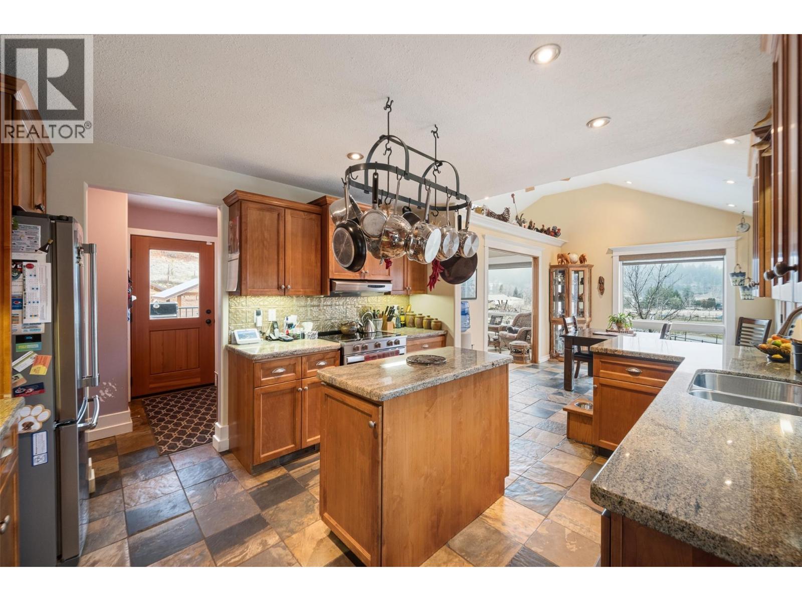 1264 Green Lake Road, Oliver