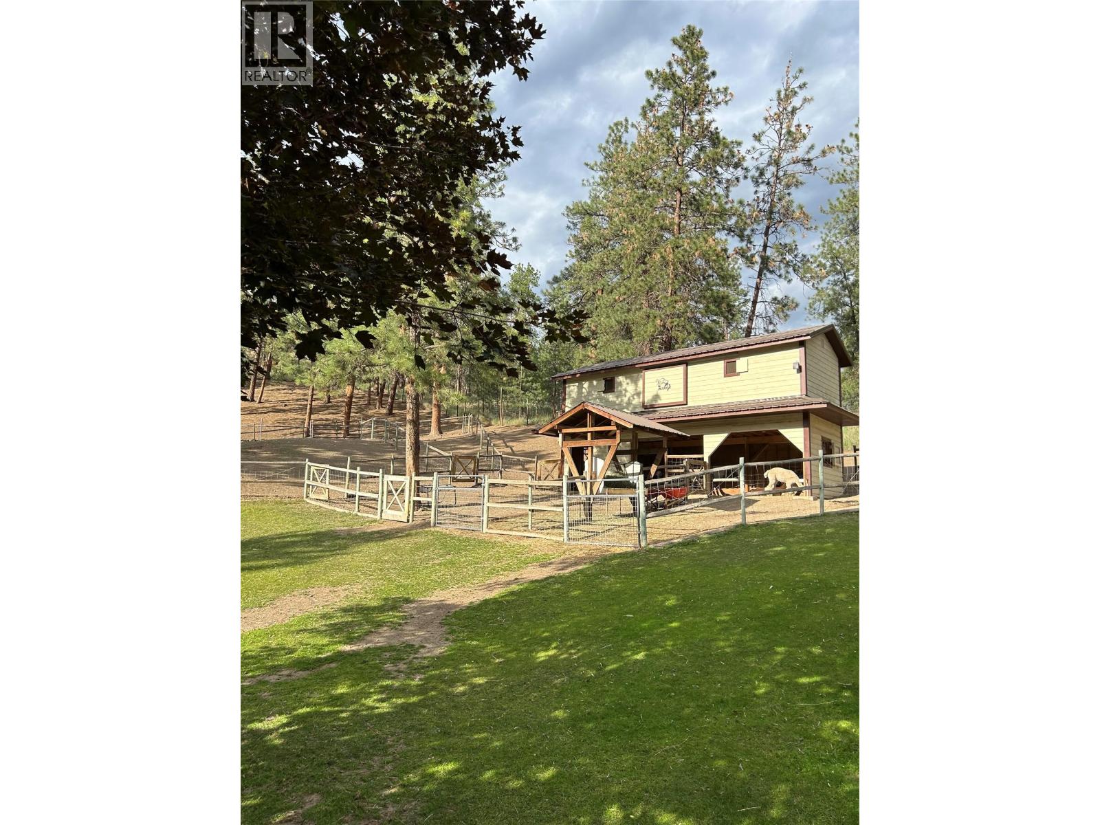 1264 Green Lake Road, Oliver