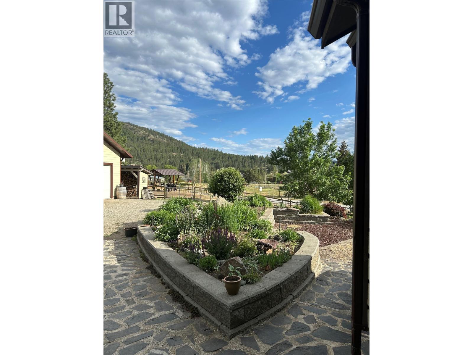 1264 Green Lake Road, Oliver
