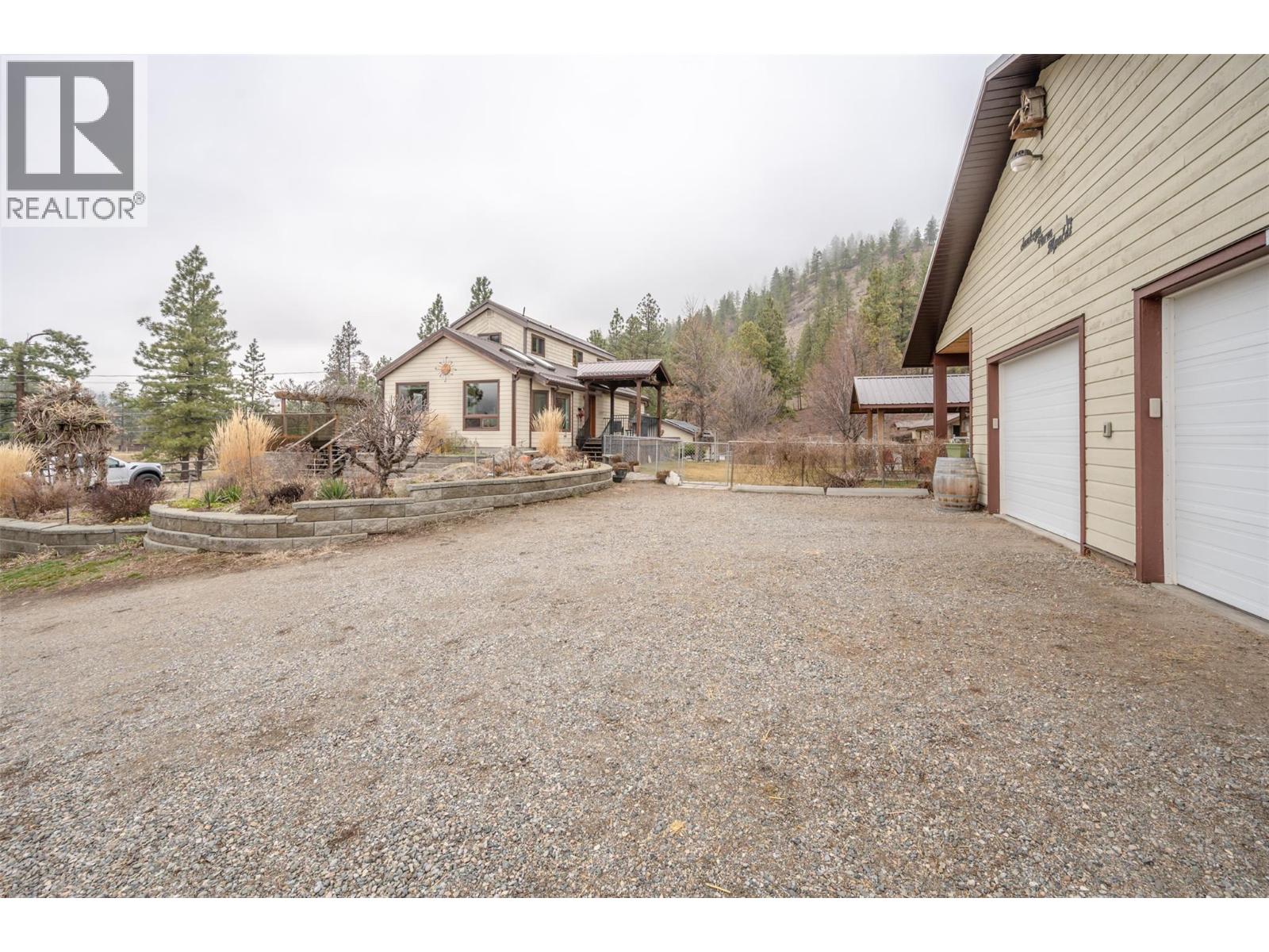 1264 Green Lake Road, Oliver