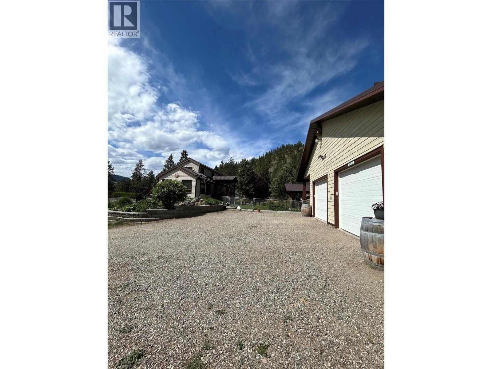 1264 Green Lake Road, Oliver