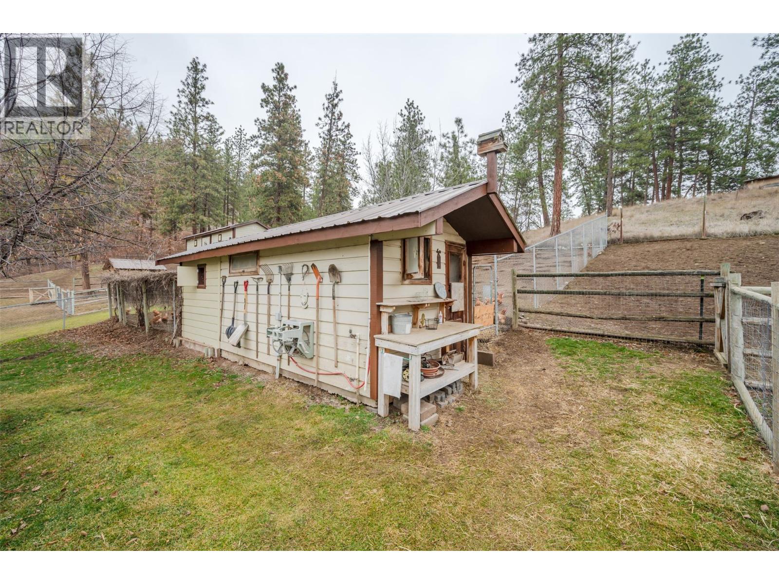 1264 Green Lake Road, Oliver