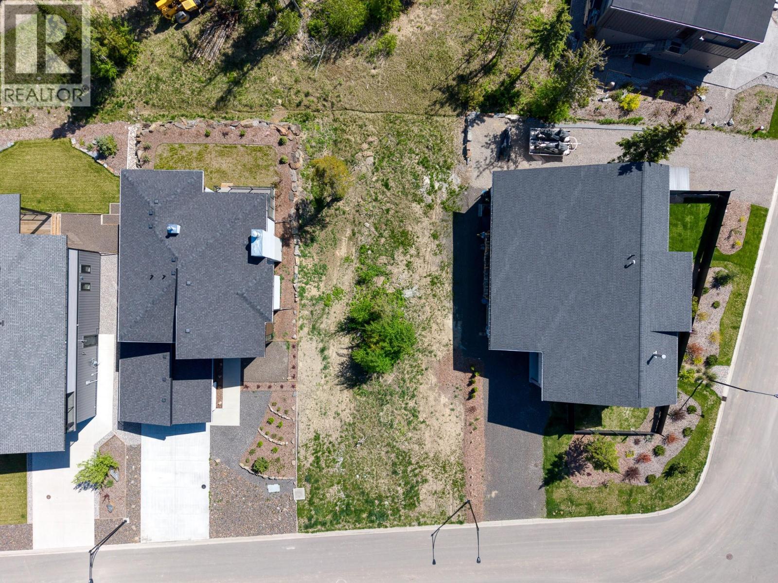6 MAMMOTH Drive, Fernie