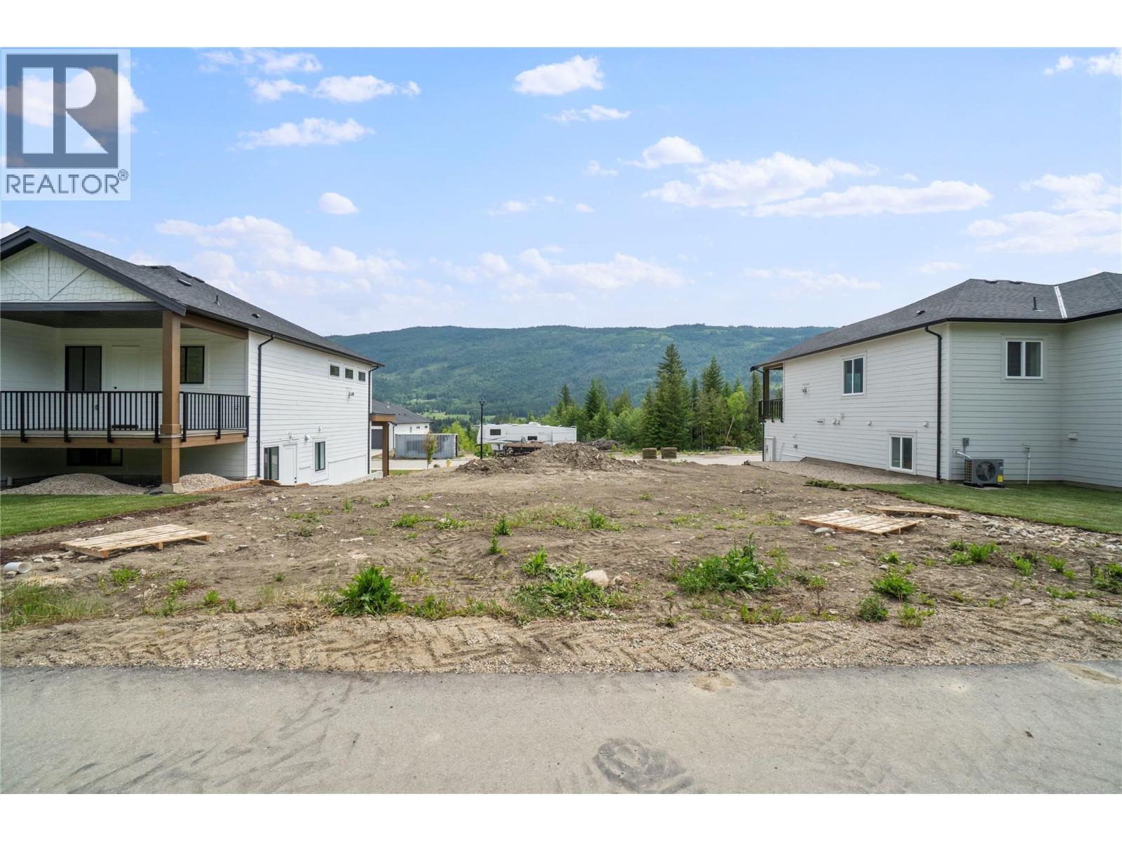  6831 42 Street Northeast, Salmon Arm