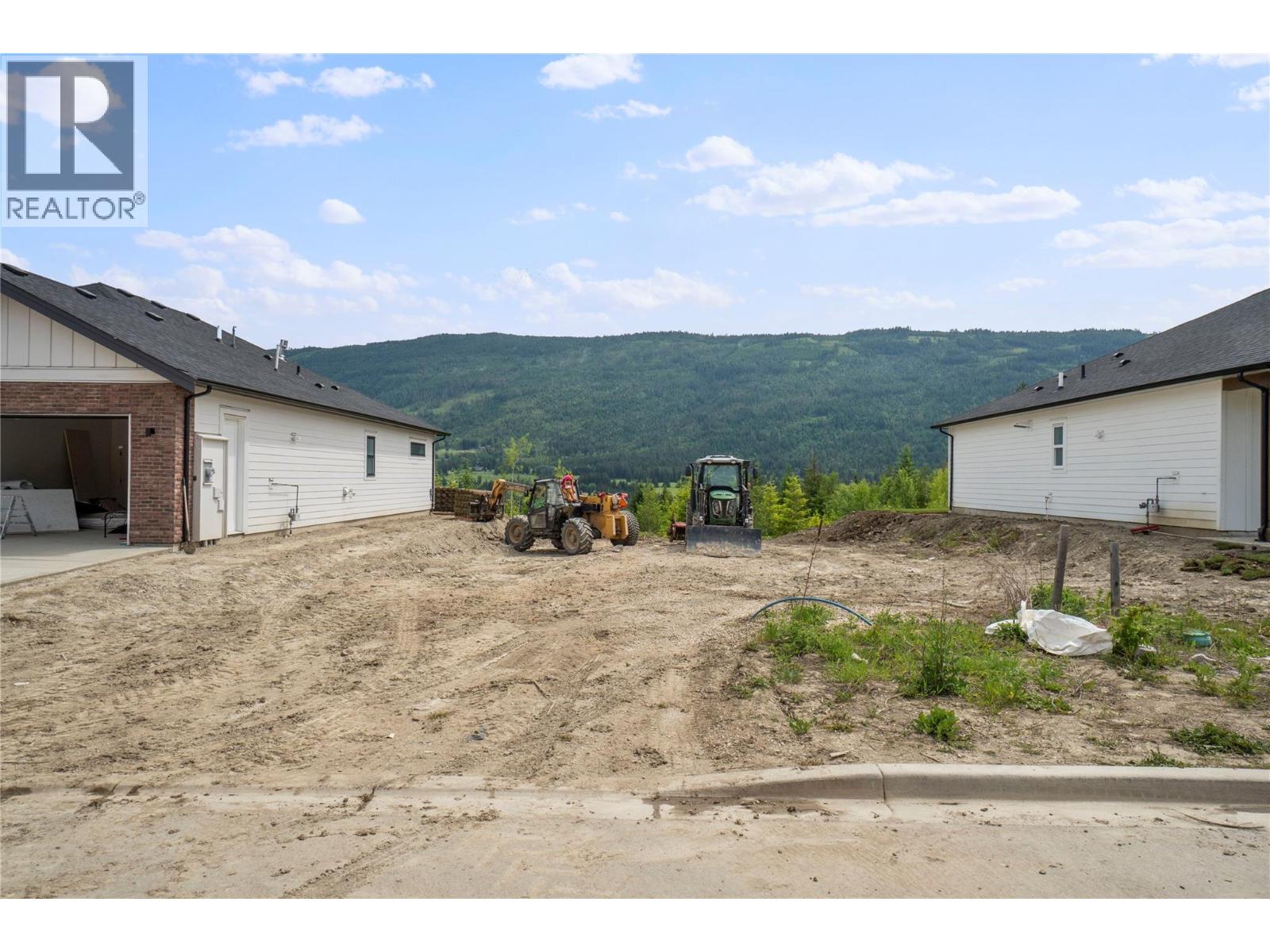  6850 42 Street Northeast, Salmon Arm