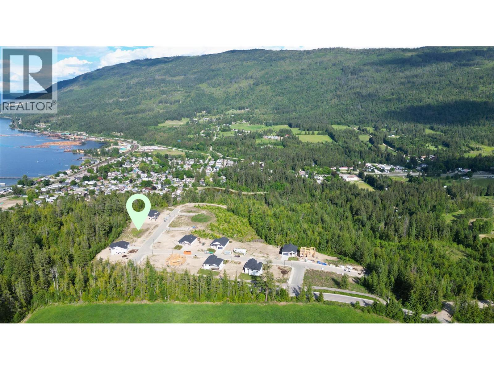  4251 69 Avenue Northeast, Salmon Arm