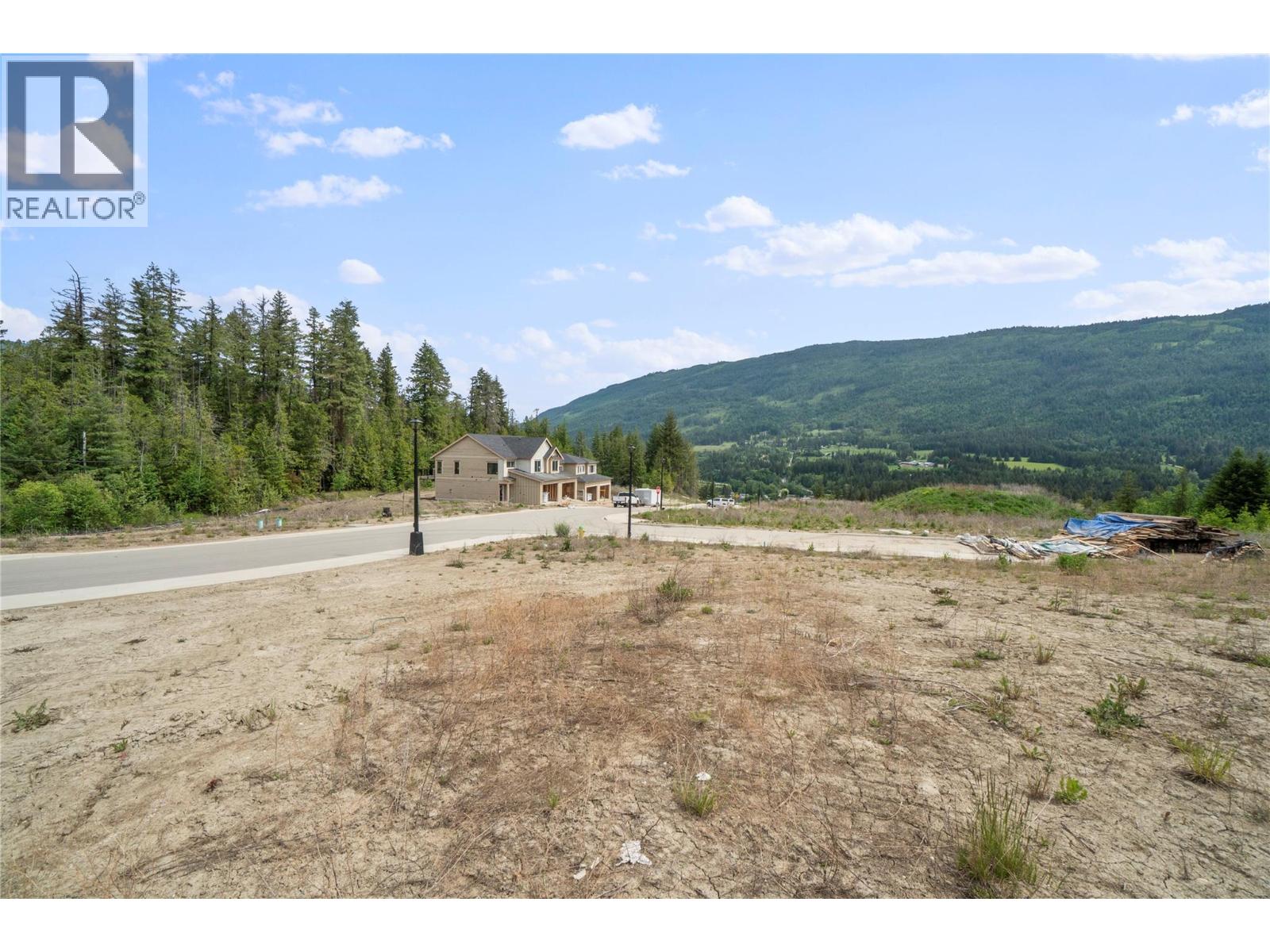  6951 43 Street Northeast, Salmon Arm