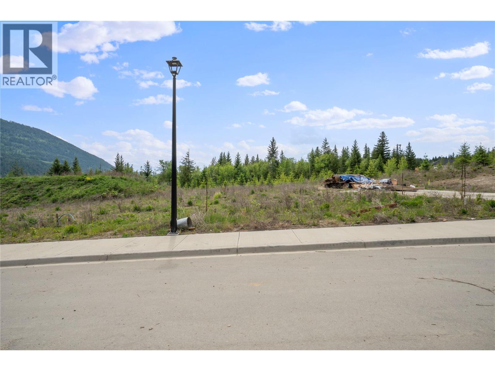  6950 43 Street Northeast, Salmon Arm