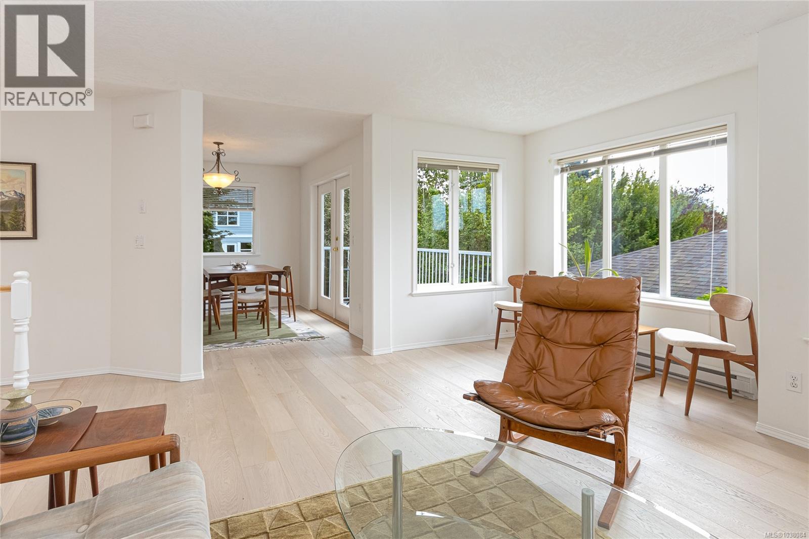  2651 Capital Heights, Victoria