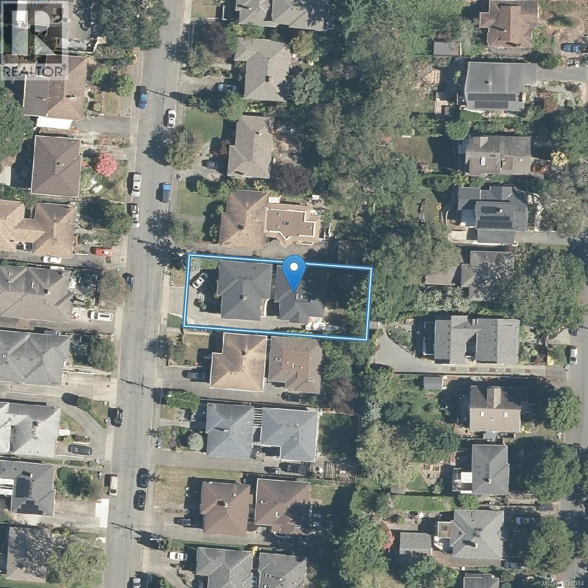 2651 Capital Heights, Victoria