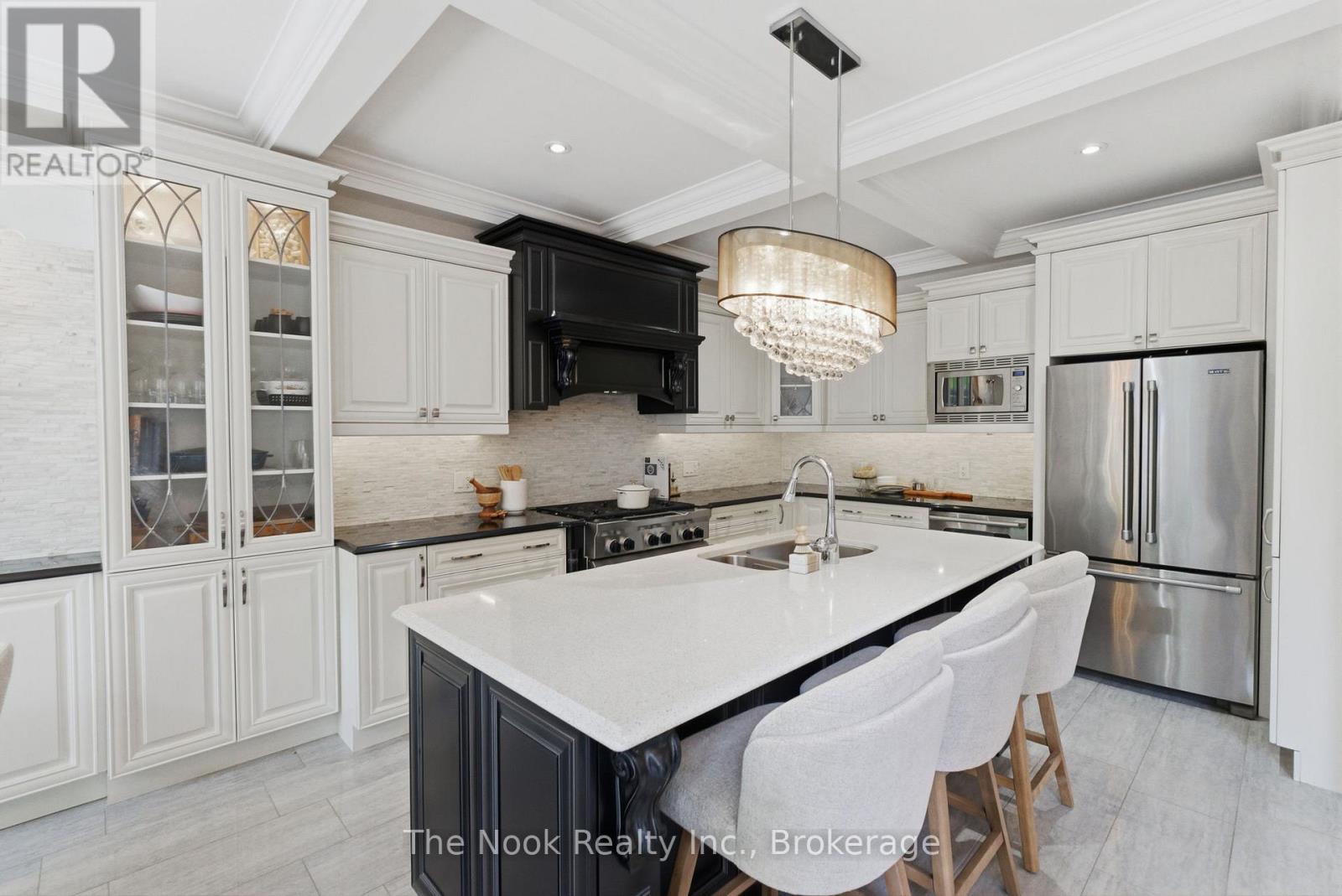 92 HOLYROD DRIVE - 15
