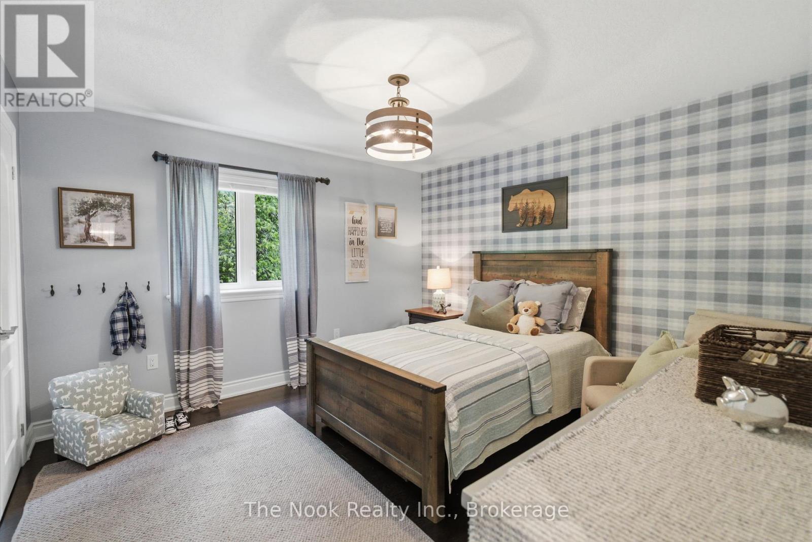 92 HOLYROD DRIVE - 30