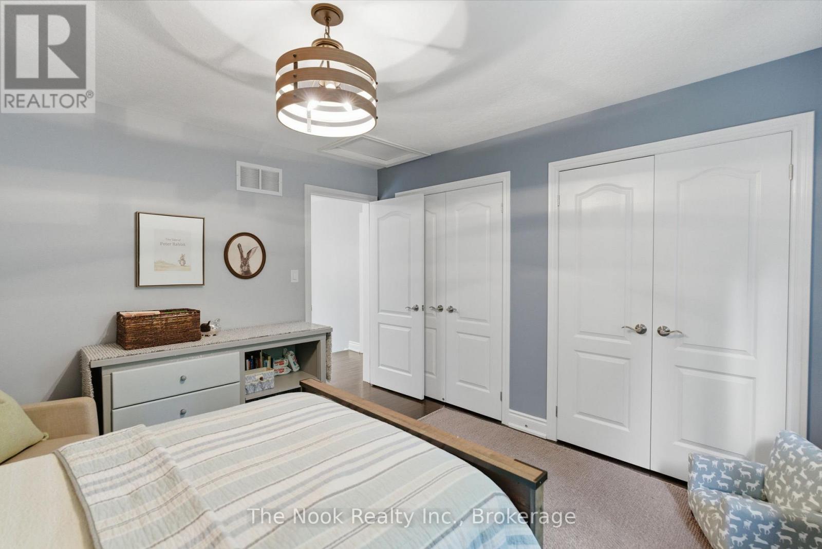 92 HOLYROD DRIVE - 31