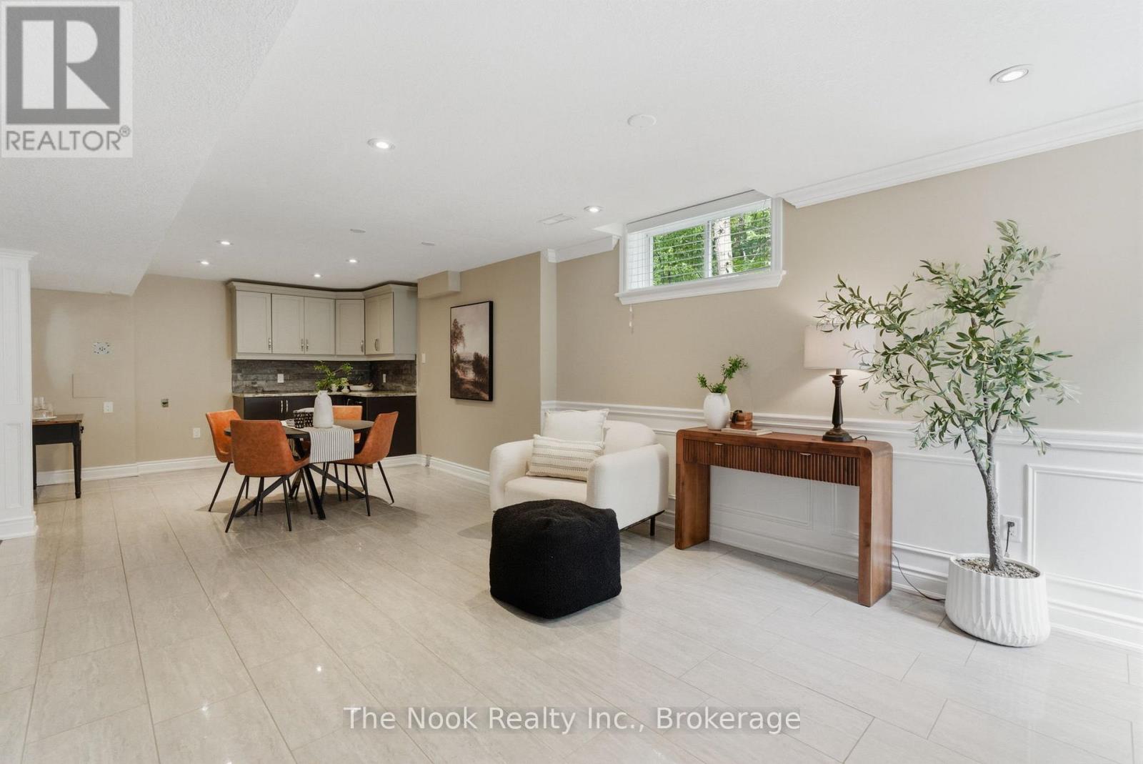92 HOLYROD DRIVE - 39