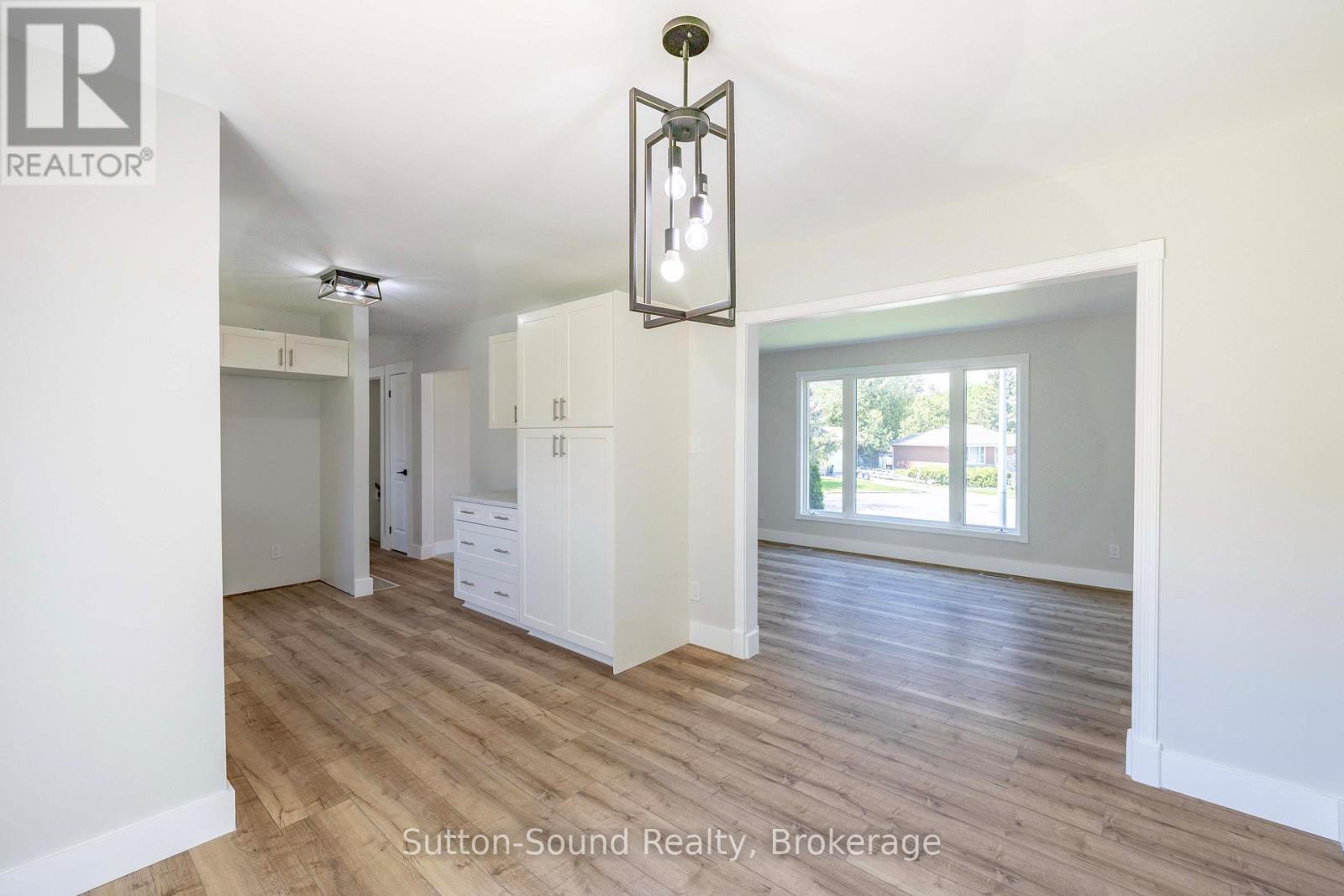 275 8TH AVENUE E - 12