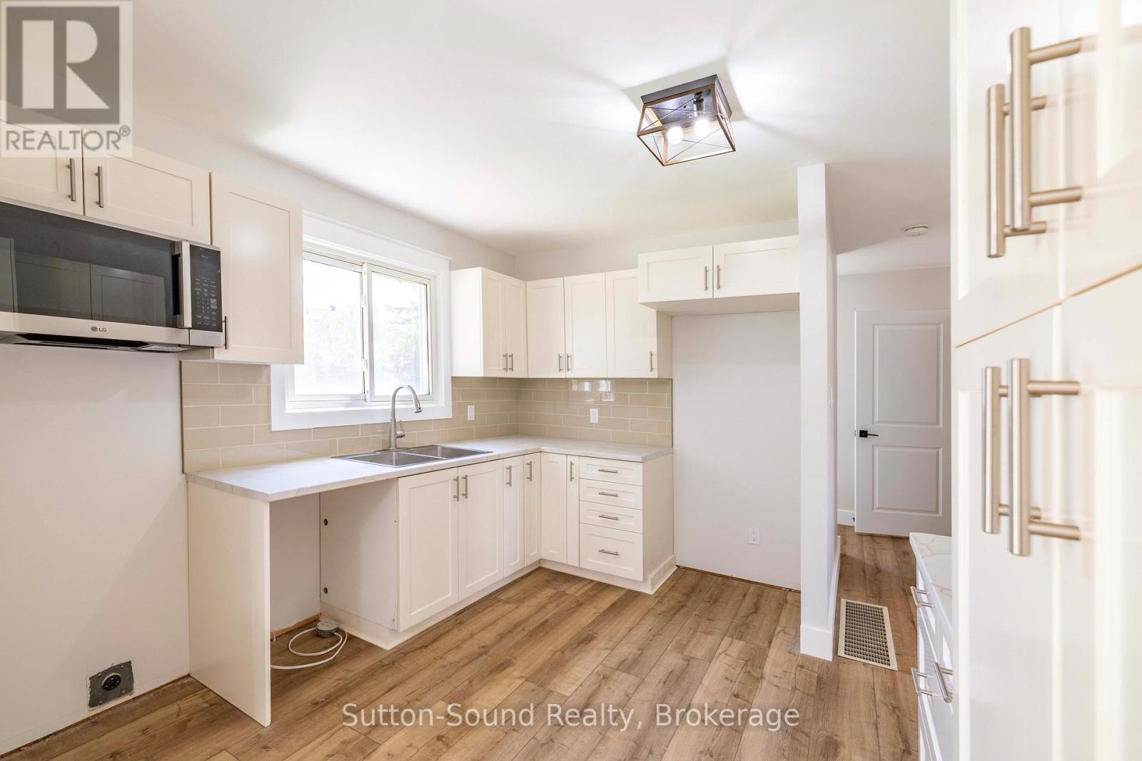 275 8TH AVENUE E - 13