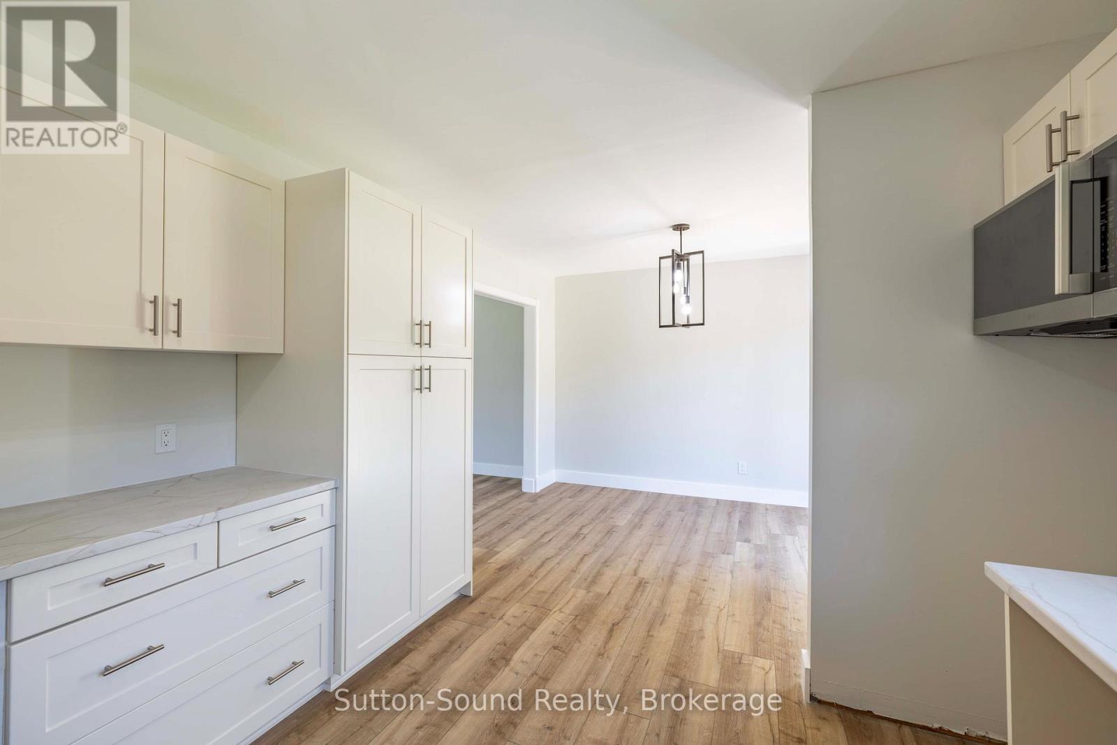 275 8TH AVENUE E - 15