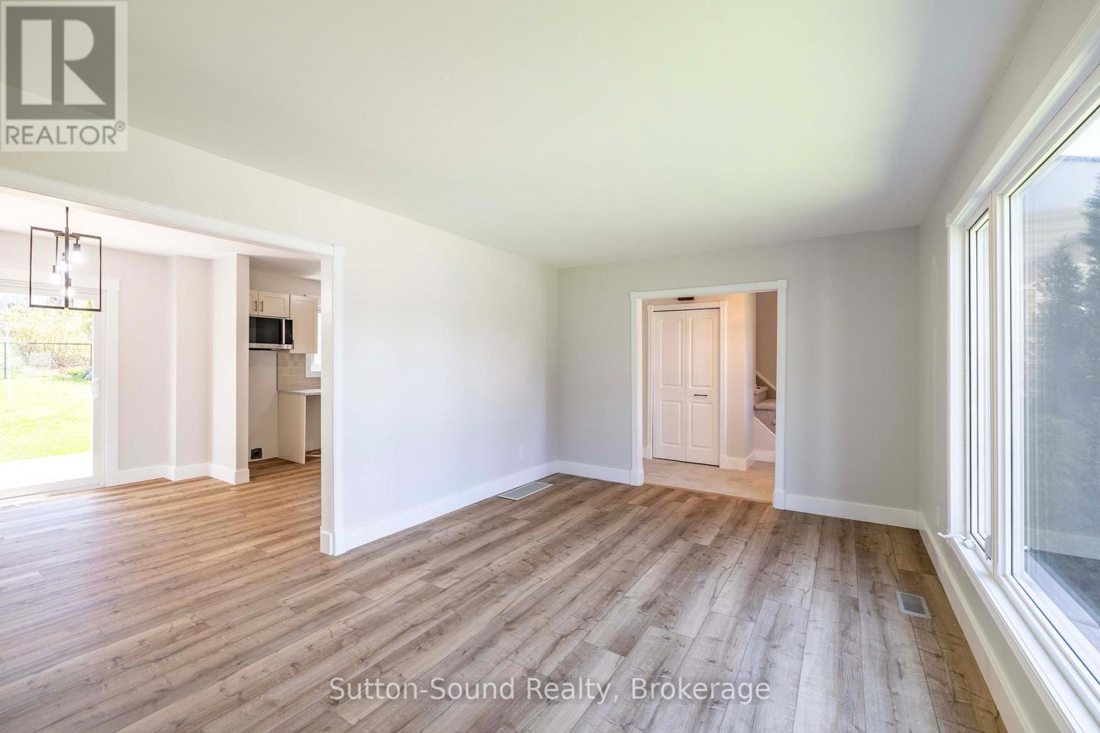 275 8TH AVENUE E - 9