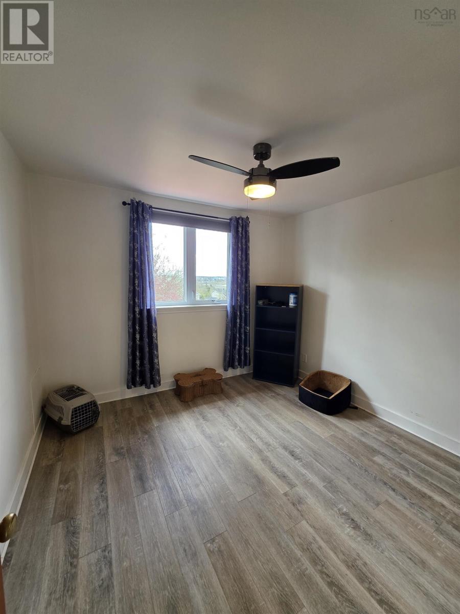 40 Breton Street - 12
