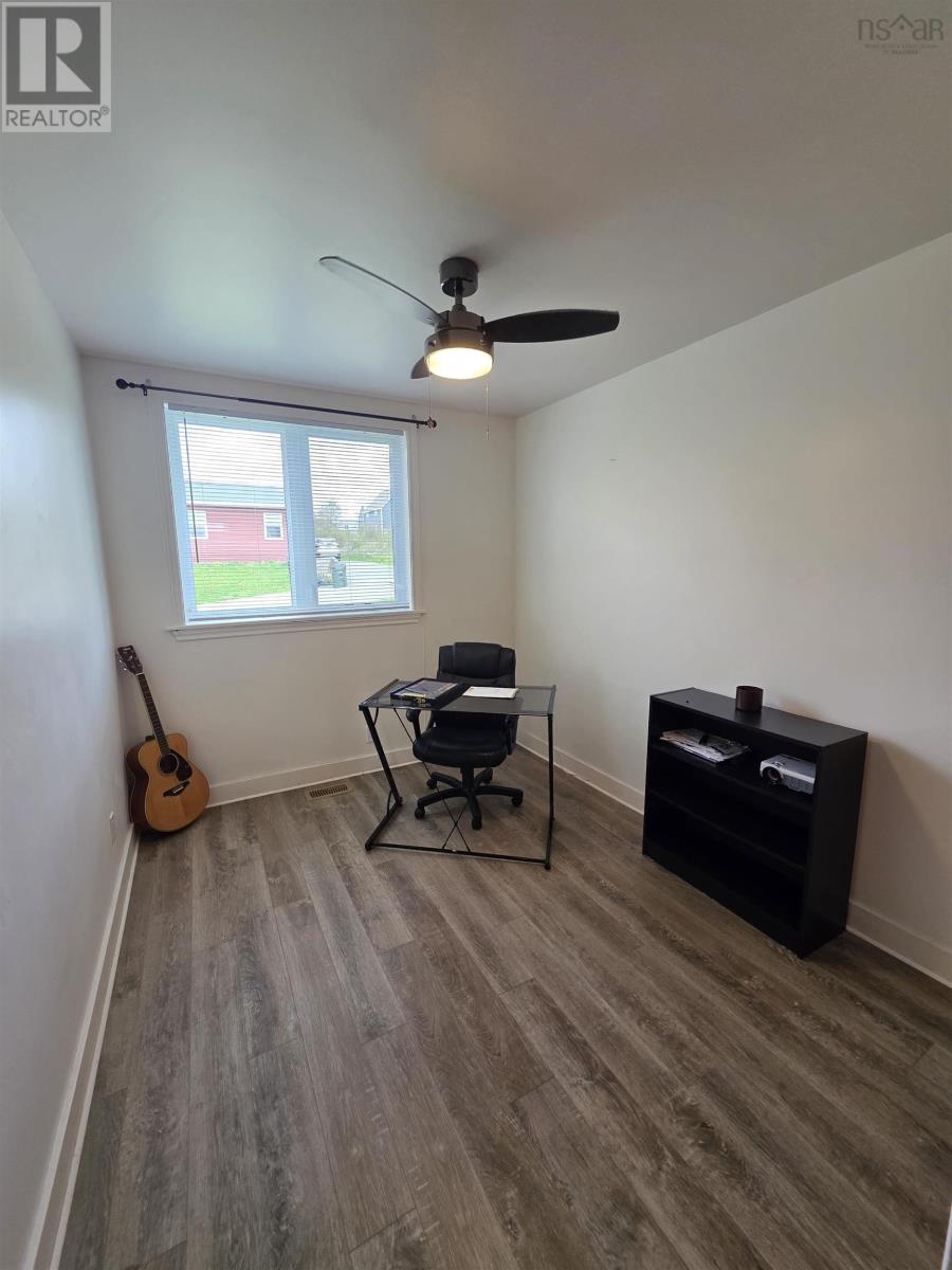 40 Breton Street - 13