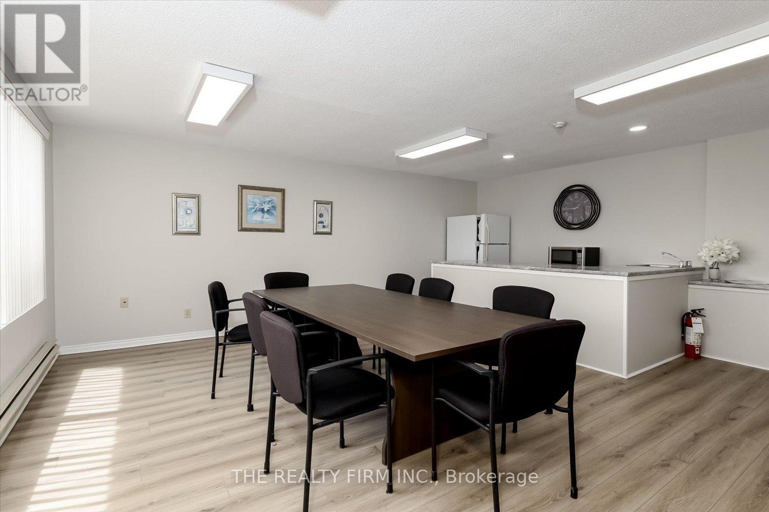 #207 220 DUKE STREET - 20