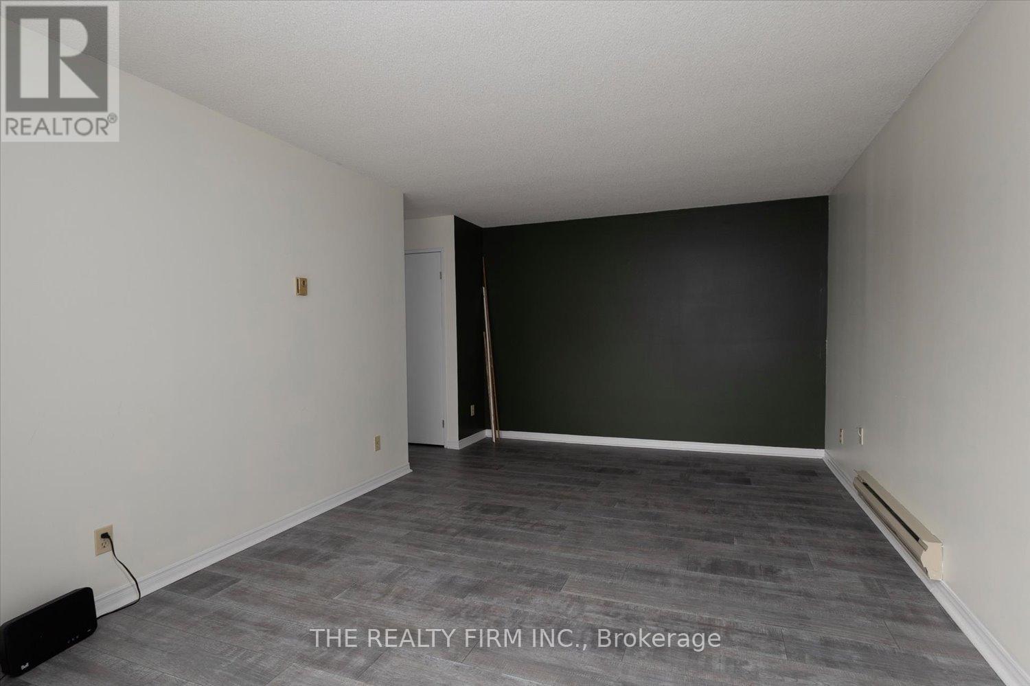 #207 220 DUKE STREET - 23