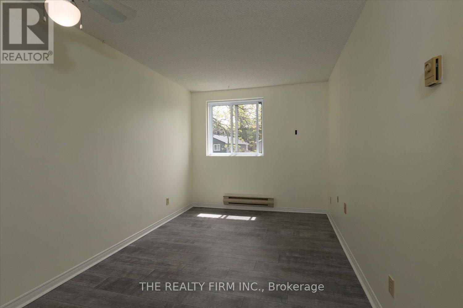 #207 220 DUKE STREET - 29