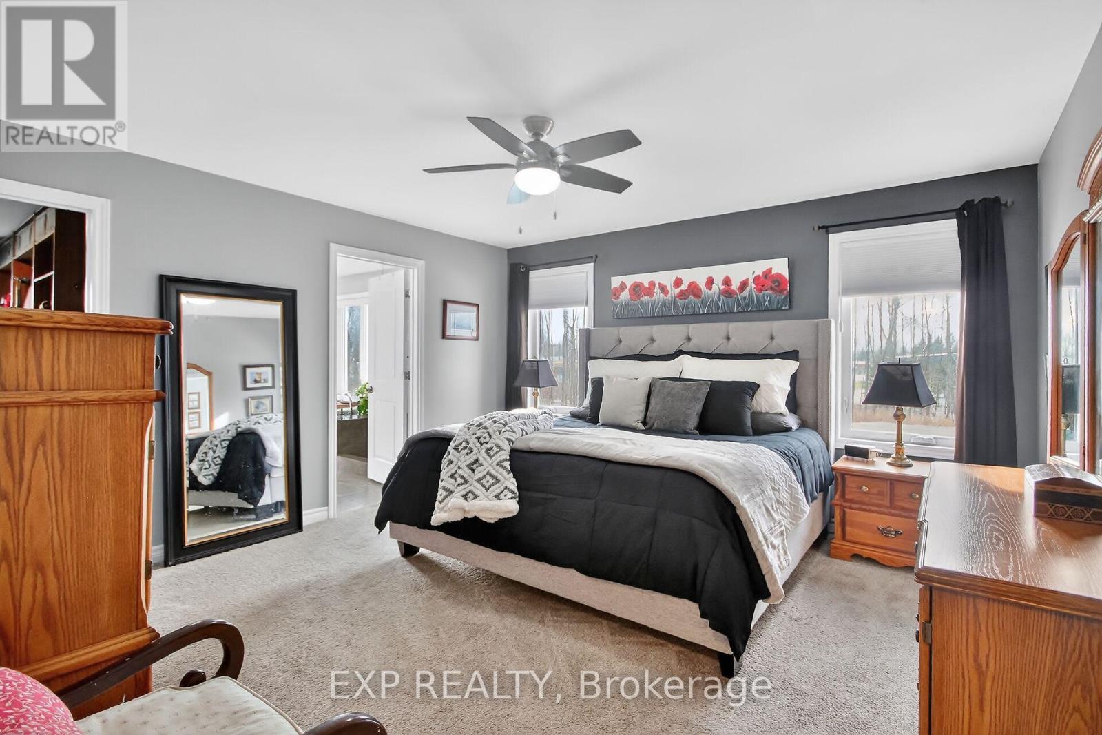 305 MOORE CRESCENT - 16