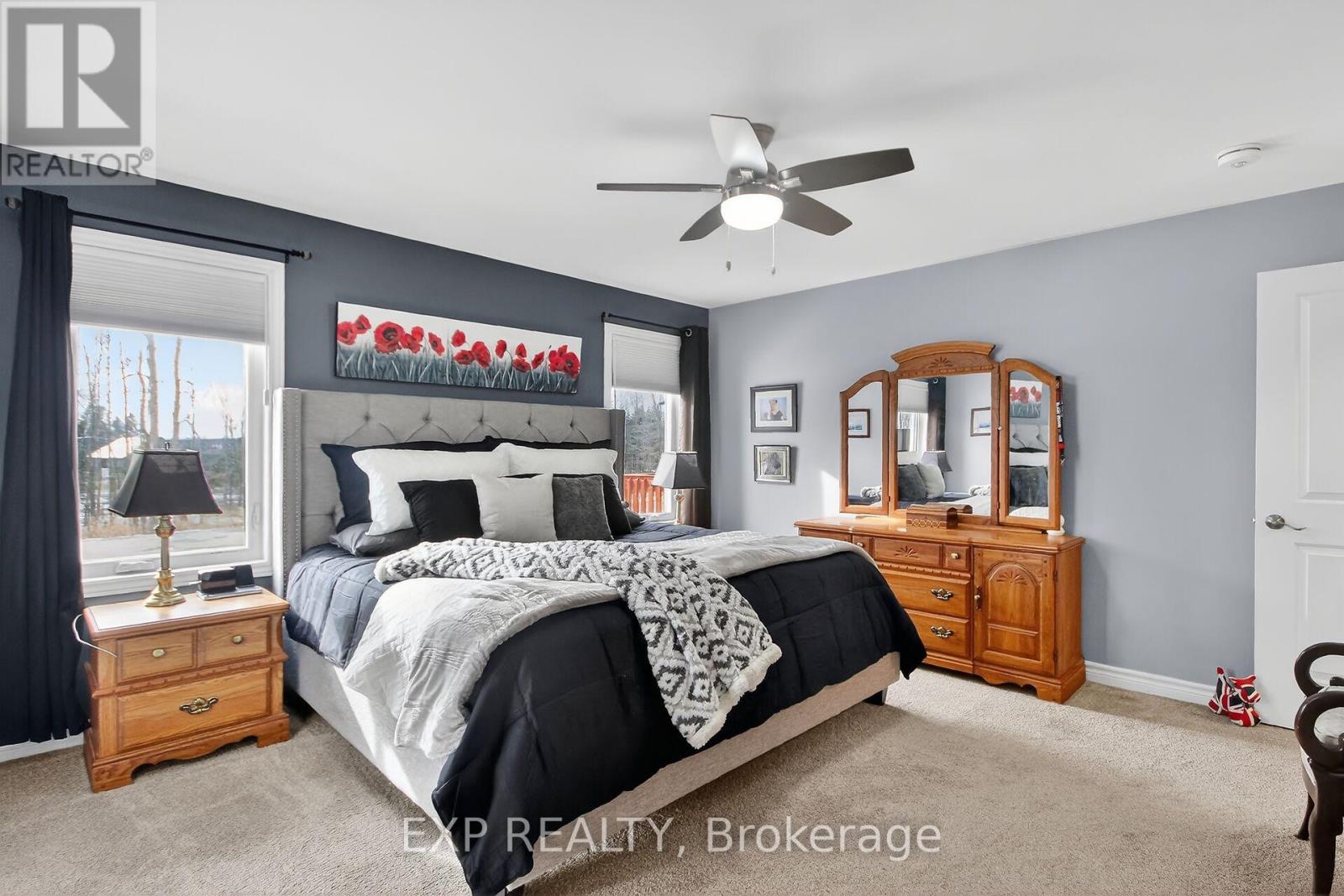 305 MOORE CRESCENT - 17