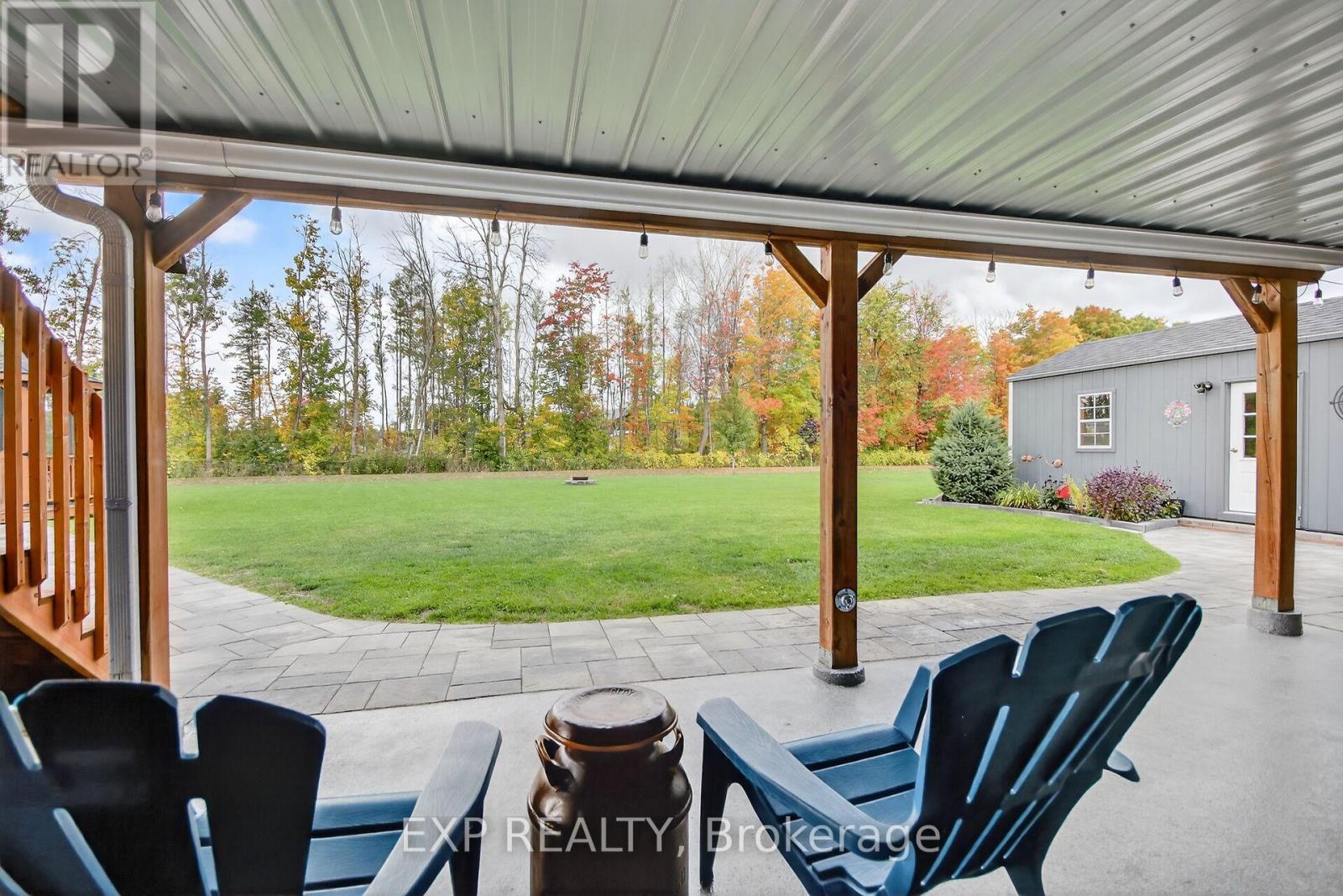 305 MOORE CRESCENT - 44