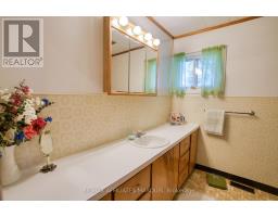 9851 Highway 42 Highway, Rideau Lakes, ON K0G1X0 Photo 18