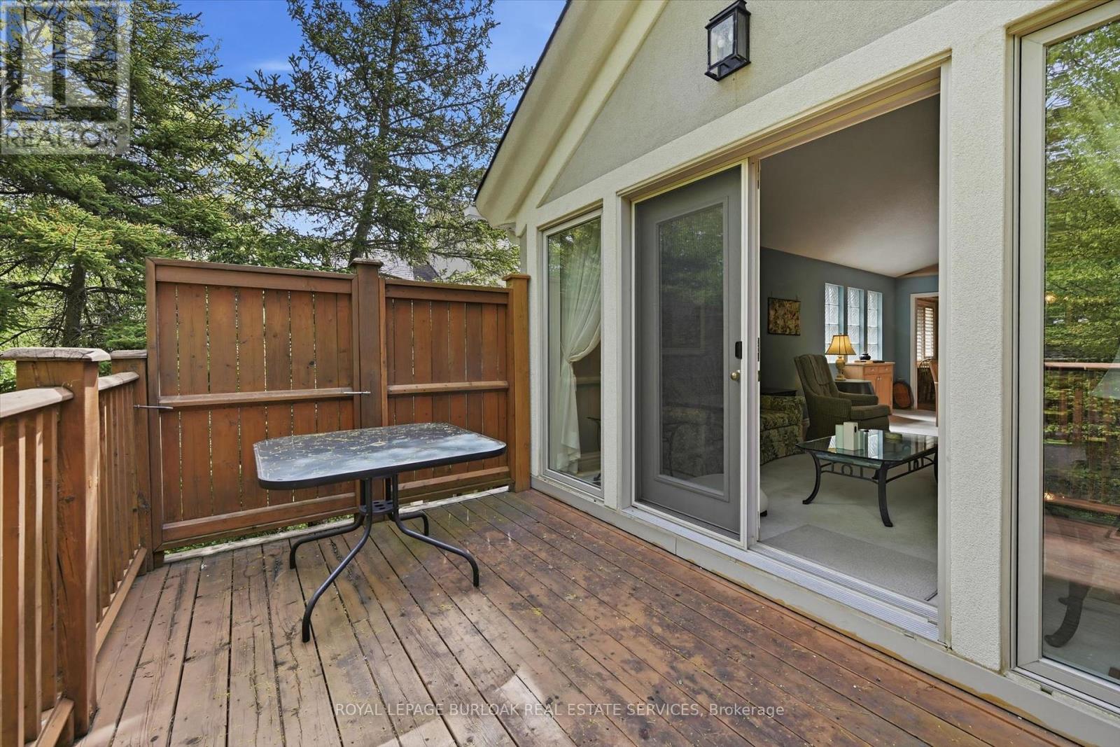 #4 1095 SKYVIEW DRIVE - 23